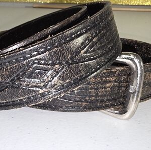 Wrangler Vintage Genuine Leather Patina Distressed Black and Brown Belt 55"
